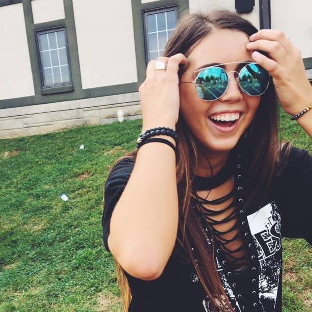 Meet your Posher, Anna